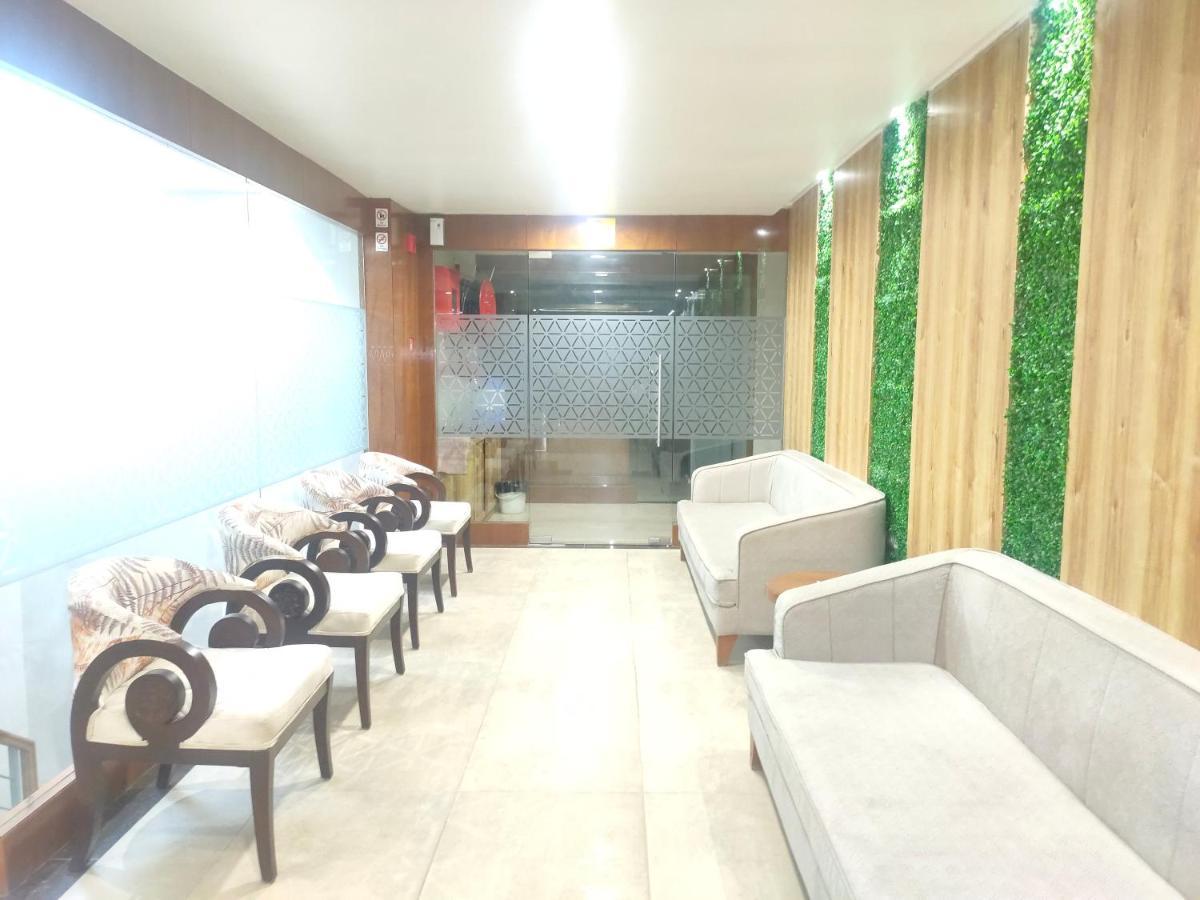 Hotel Sapphire Inn Godhra Exterior photo