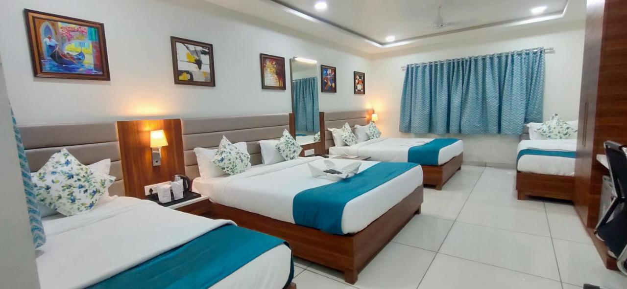 Hotel Sapphire Inn Godhra Exterior photo